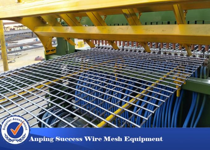 Easy Operation Wire Fencing Machine , Chicken Mesh Making Machine 30 Times / Min
