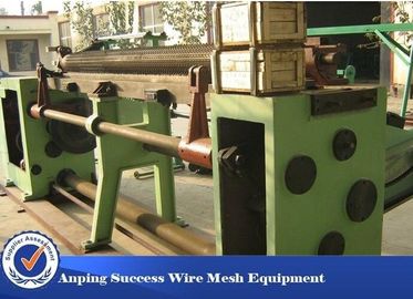 Green Chicken Wire Mesh Machine For 3/4'' Wire Netting High Productivity