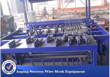 Chine Opération facile galvanisée plongée chaude de couleur bleue de machine de barrière de prairie de fil fournisseur