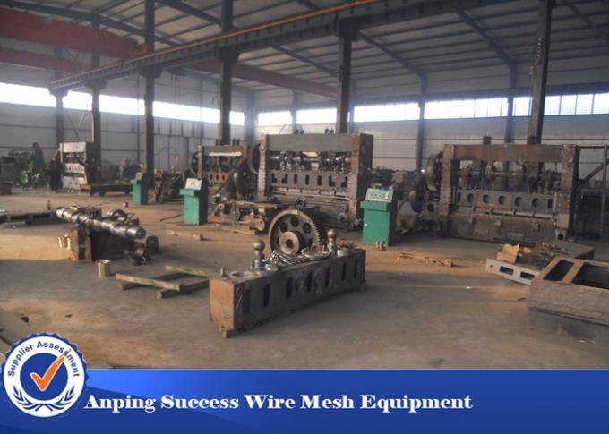 Stainless Steel Expanded Metal Machine With Automatic Lubricating System